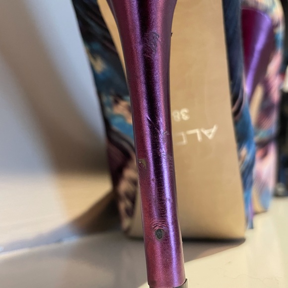 4.5 inch high heals - Picture 5 of 5